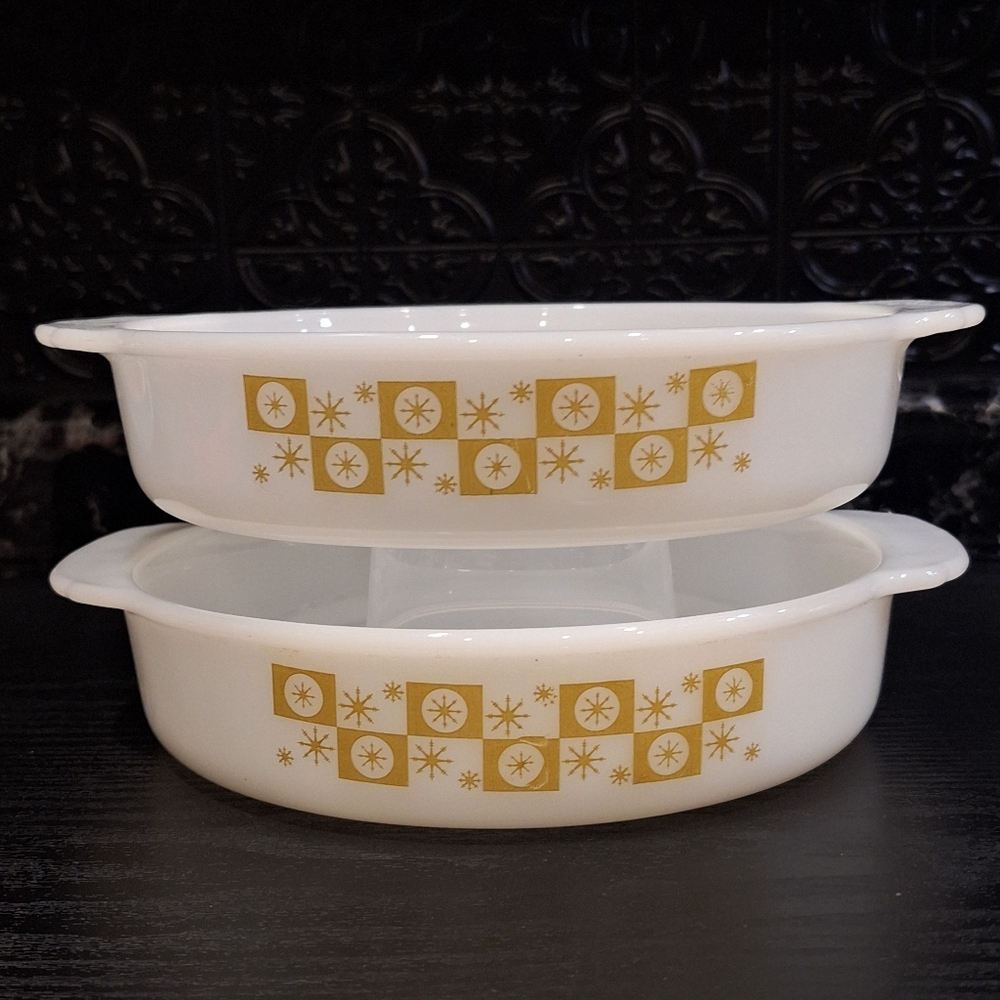 2pcs Vintage Fire King Star Glow Round Baking Casserole Dishes, Atomic Star, MCM